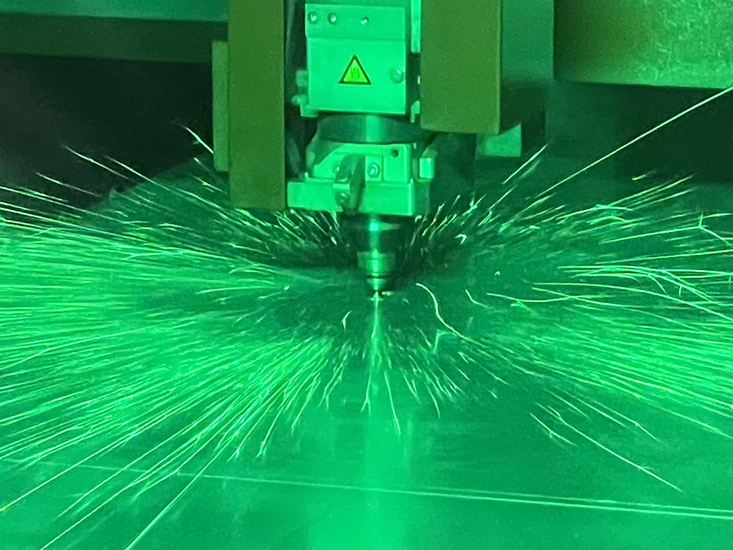 Laserskärning av stål, rostfritt och aluminium med hög precision hos PNM Pro AB